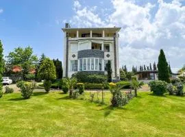 Heaven Garden Villa