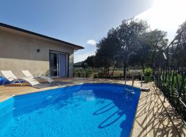Domaine U Filanciu, Maison Ghjulia avec piscine - Centre Corse, hotell i Moltifao