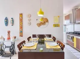 Dois Quartos, Sacada com Churrasqueira, a 400 MTS do Projeto Tamar e 800 MTS do Aquário