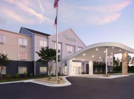 Fairfield Inn & Suites by Marriott Jacksonville, hotel poblíž Letiště Albert J. Ellis - OAJ, Jacksonville