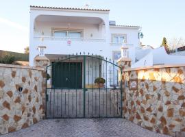 Luxury Villa with ocean view, loma-asunto kohteessa Luz