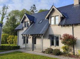 Chic Classy & Cosy at Lough Erne Golf Village and Resort, hotel spa en Ballycassidy