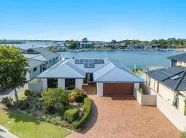 Dolphin Waters - Waterfront Delight