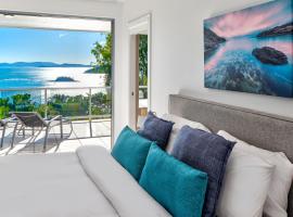 Blue Water Views 16 - 3 Bedroom Penthouse with Ocean Views, hotel with jacuzzis in Hamilton Island
