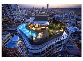 Lux 37th floor 2br 2bath, Infinity pool, Gym, Wifi, hotel perto de Anzac Square, Brisbane