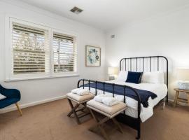 105 Sale St STAY STYLISH IN THE HEART OF ORANGE, hotel a Orange