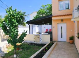 Holiday Home Mumy, hôtel à Gostinjac