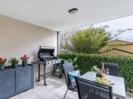 MikaLex - Walking distance from the beach!