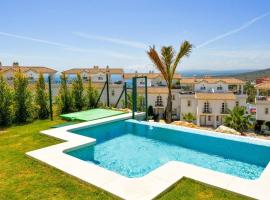 New modern house with private pool, hotel in Manilva