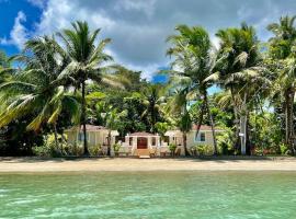 Las Casitas of Villa Paraiso / Beachfront & Pool: Big Creek'te bir ucuz otel