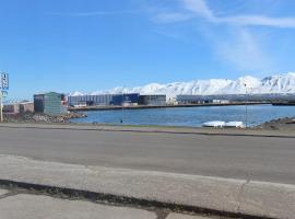 Beautiful house with amazing sea view., hotel in Dalvík
