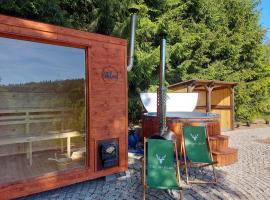 Zielony Jeleń - sauna i jacuzzi – hotel w pobliżu miejsca Park Dinozaurów w Szklarskiej Porębie