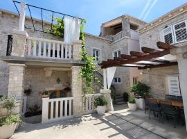 Stone House Apartments Didini Dvori Lumbarda – hotel w mieście Lumbarda