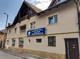 Pension Casa Samurai, hostal o pensión en Brasov