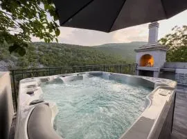 Holiday Home Vrkic with Hot Tub