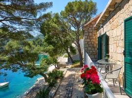 Kapetan Toni - seafront ap., Hotel in Sobra