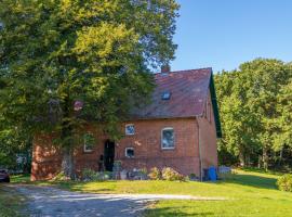 Ferienwohnung zwischen Wald und Strand, hotel in Barhöft