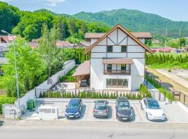 Jungle Family Villa near Park Aventura,Lake,Zoo, ξενοδοχείο κοντά σε Parc Aventura Brasov, Μπρασόβ