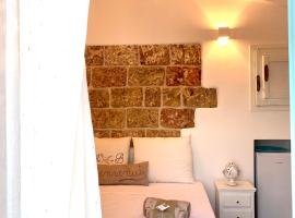 Nonna Veronica, B&B vicino al mare di Ugento, hotel en Gemini