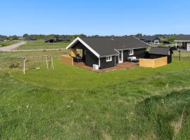 Awesome Home In Hirtshals With Kitchen，希茨海爾斯的飯店