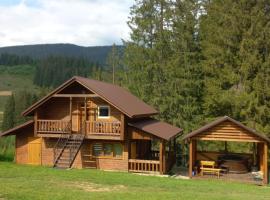 На горі, chalet de montaña en Vorokhta