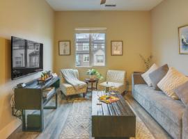 Cozy Golf Retreat in Golden Minutes to Downtown, apartment in Golden