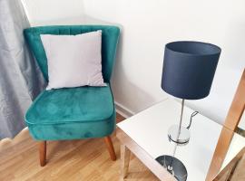 Apartment Sleeps 7 Near Attractions, ξενοδοχείο σε Dundee