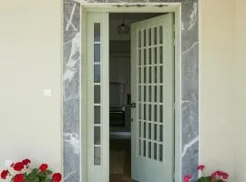 Mosaic Luxury House