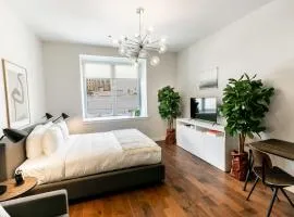Kislak 304 Chic Studio in the Heart of Downtown