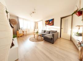 La Cuccia - Fully furnished apartment close to metro and Olympic venues, Ferienwohnung in Châtillon
