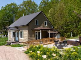 Les Chalets Tourisma - Chalet tout équipé avec foyer - La Voisine, cabin in Saint-Raymond