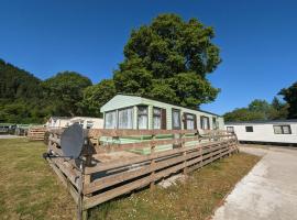 38 Glenfinart Caravan Park, holiday home in Dunoon