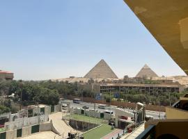 New eliet pyramids view hotel, spa-hotelli kohteessa Qaryat ash Shamālī