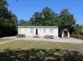 Hof Nieuwerkerk Chalet 2, camping de luxe à Arnemuiden