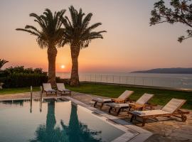 Villa Sunrise Majestic Seaview with Private Pool, hotel cu parcare din Hersonissos