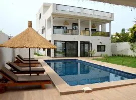 Villa Keur Méry, Luxe, Piscine Privée & Personnel à Ngaparou