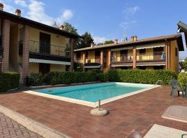 Pool - Marge Apartment - by Host4U, hotel em Padenghe sul Garda
