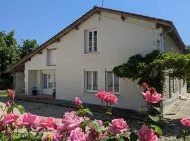 Maison en pierres rénovée avec jardin, terrasse, 3 chambres, proche village, nature paisible, équipements complets - FR-1-653-187