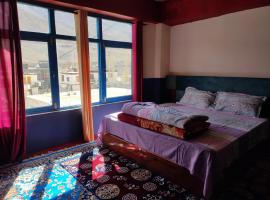 Nawang HomeStay, hotel with parking in Kaza