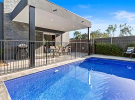 Salt Life - Luxury Blairgowrie Accommodation, hotel in Blairgowrie