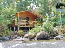 River Song's Hotel, hotel v destinaci Mindo