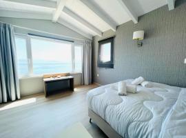 Green Horizon 3 BR House with Sea View, hotel in Benitses