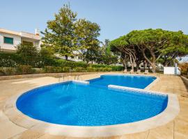 Falésia Beach Villa by The Portuguese Butler, hotel in Olhos de Água