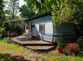 L'hermitage d'Apollon au sein d'un jardin forêt près de l'océan, area glamping di Mimizan