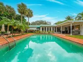 Intracoastal Paradise Walking Distance to Beach!