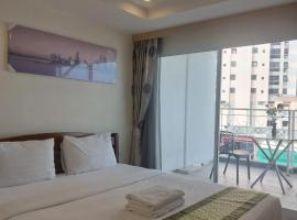 V Check inn Sukhumvit 22, hotel near Queen Sirikit National Convention Center, Bangkok