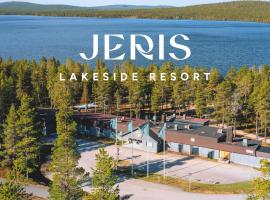 Jeris Lakeside Resort, hotel dengan parking di Muonio