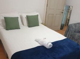 Balham, South London Spacious Guest House 2, guest house in London
