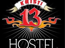 Hostel K13, hotel in Sarandë