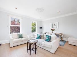 WelcomeStay Colliers Wood Two Bed Apartment - Home Away from Home, hotel cerca de Estación de metro Colliers Wood, Londres